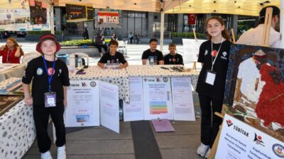 Osmangazi Belediyesi’nin katkılarıyla düzenlenen TÜBİTAK 4006-C Bilim Fuarı Festivali’nde öğrencilerin