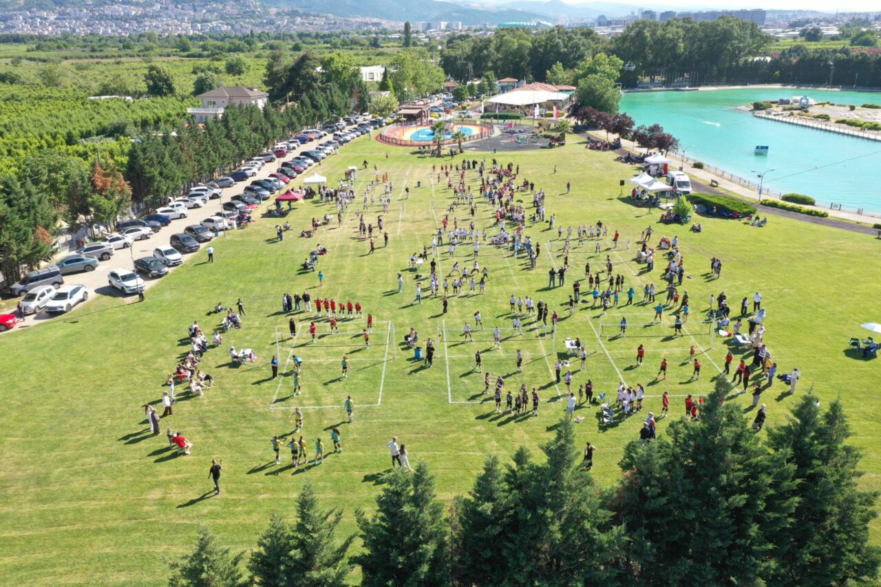 1300 çocuk aynı heyecanda buluştu 1 Bülten Medya -