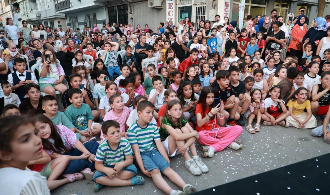Osmangazi Belediyesi'nin "Osmangazi'de Yaz Mahalle Şenlikleri" Selamet Mahallesi'nden başladı. Çocuklar