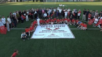 Bursa'da Aile Meclisi Derneği (AİLEMDER) tarafından "Spora evet, uyuşturucuya hayır"