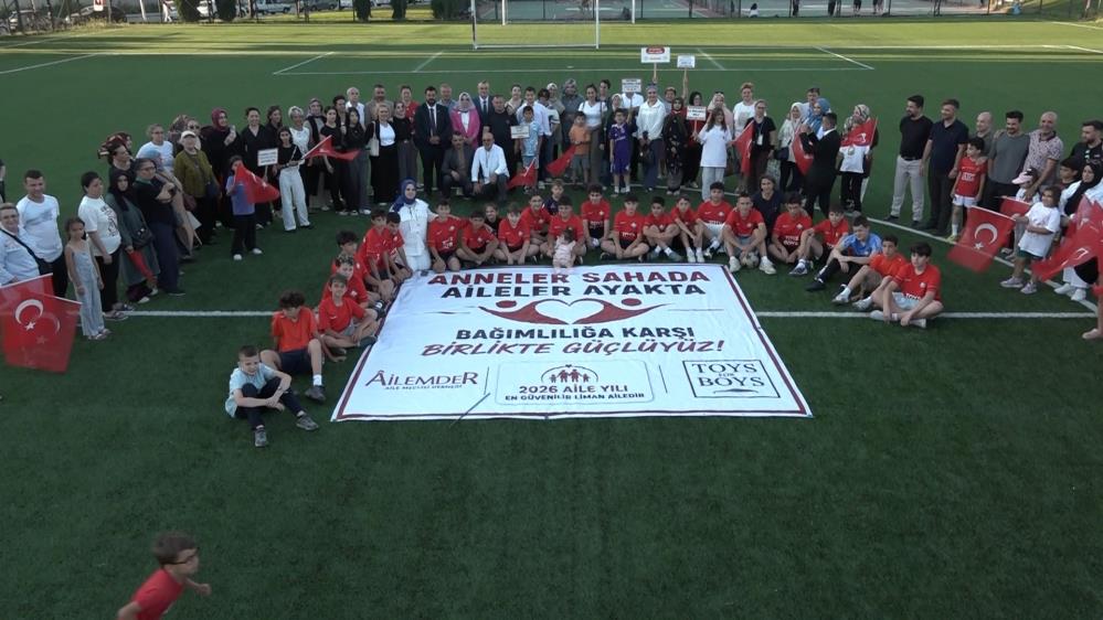Bursa'da Aile Meclisi Derneği (AİLEMDER) tarafından "Spora evet, uyuşturucuya hayır"