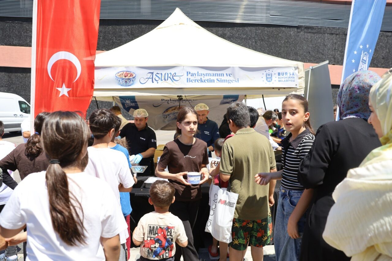 Bursa'da aşure bereketi sürüyor 2 Bülten Medya -