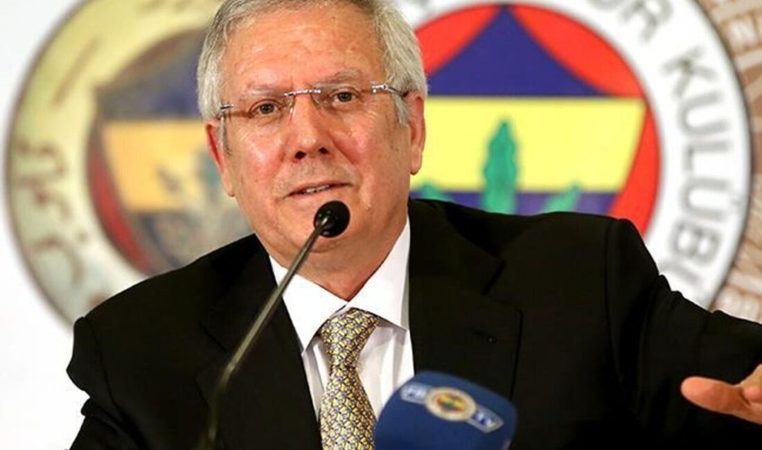 Aziz Yıldırım geri döndü! Fenerbahçe Olağanüstü Seçimli Genel Kurulu'nda Aziz Yıldırım, 8 yıl aranın