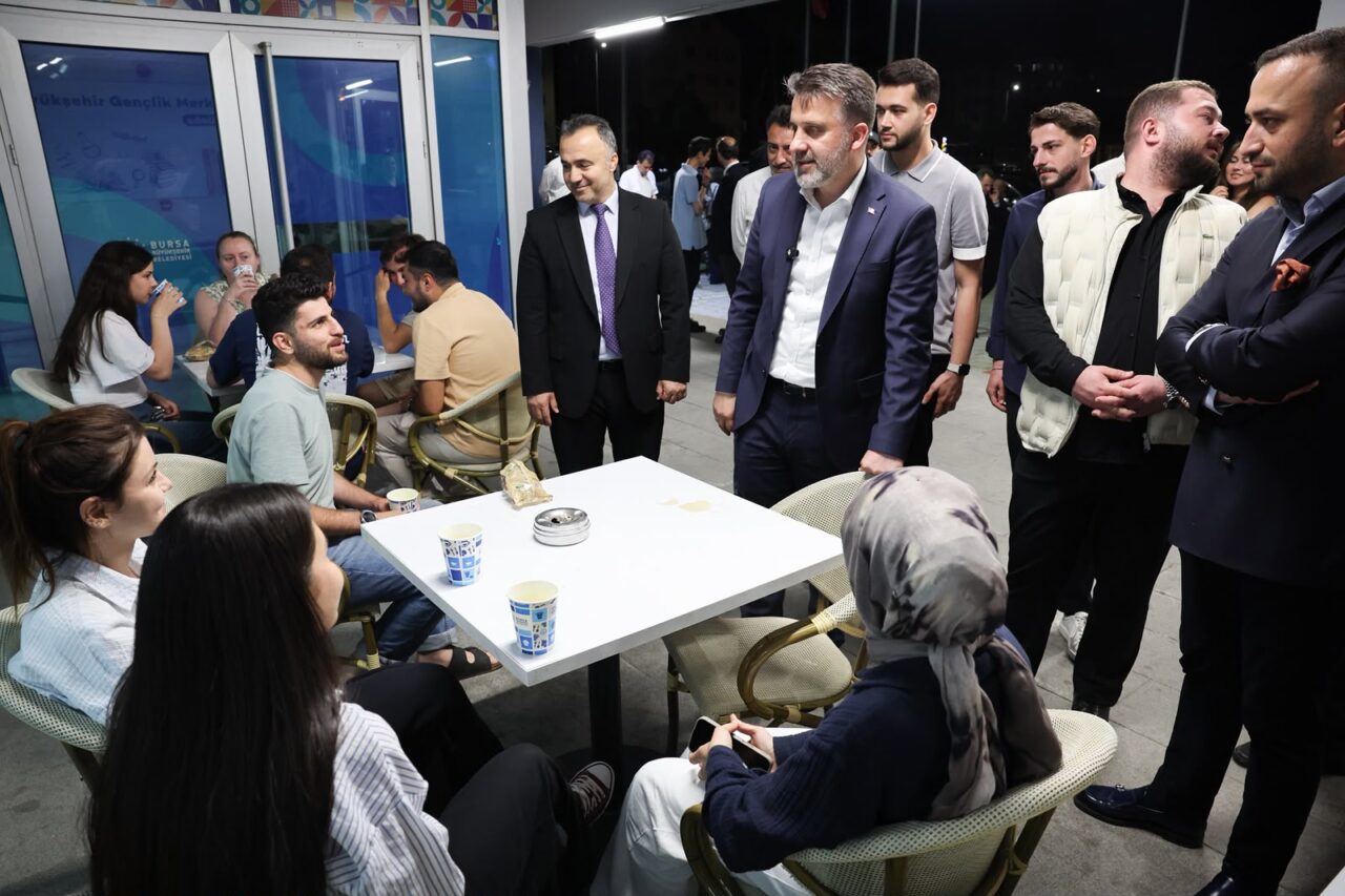 Başkan Biba öğrencilerle bir arada 1 Bülten Medya -