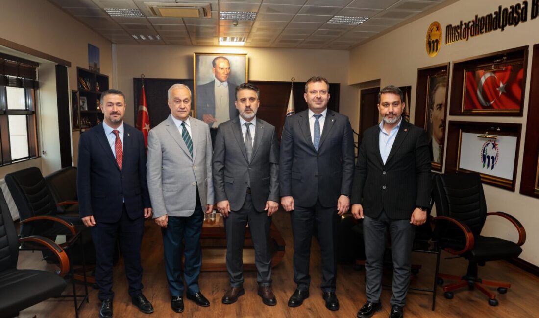 Bursa Büyükşehir Belediyesi Başkan Vekili Şahin Biba, Mustafakemalpaşa ziyaretinde dikkat