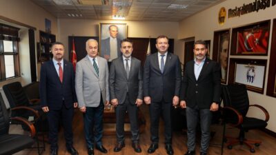 Bursa Büyükşehir Belediyesi Başkan Vekili Şahin Biba, Mustafakemalpaşa ziyaretinde dikkat