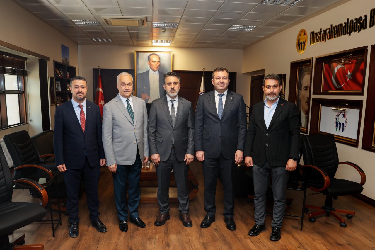Bursa Büyükşehir Belediyesi Başkan Vekili Şahin Biba, Mustafakemalpaşa ziyaretinde dikkat