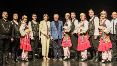Bursa Büyükşehir Belediyesi’nin düzenlediği “Kuzeyin Ezgileri” konserinde Karadeniz’in sevilen türküleri