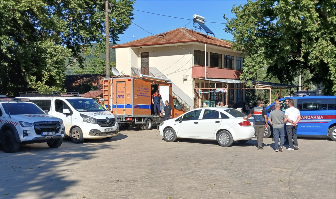 Bursa'nın Karacabey ilçesinde oğlu ile yaşadığı tartışmanın ardından evden ayrılan
