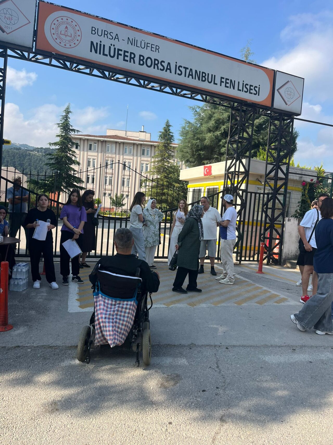 Özel gereksinimli öğrenciyi sınava ulaştırdı 1 Bülten Medya -