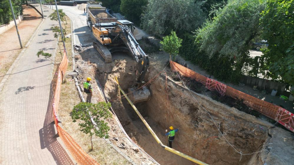 Büyükşehir’den güçlü altyapı için güçlü hamle Bursa Büyükşehir Belediyesi, yaşanabilecek su sıkıntılarının önüne geçmek amacıyla şehir