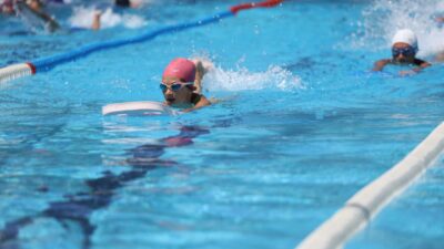 Bursa Büyükşehir Belediyesi’nin çocuklara yönelik düzenlediği Yaz Spor Okulları için