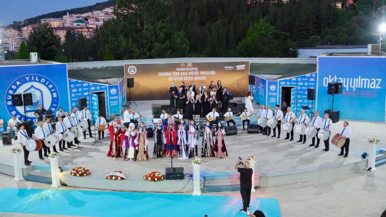 Yıldırım Belediyesi Erguvan Türk Halk Müziği Topluluğu’nun yıl sonu konseri,