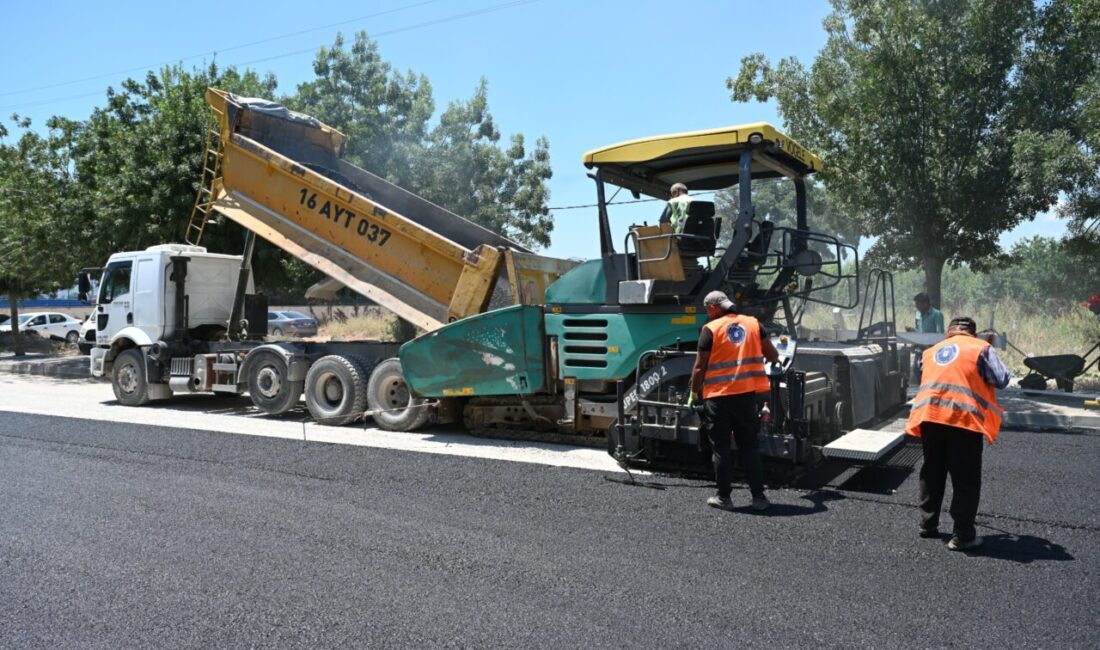 O cadde baştan sona yenileniyor Bursa Büyükşehir Belediyesi, Gürsu’da Yeşil Çevre Caddesi’ni altyapı ve asfalt