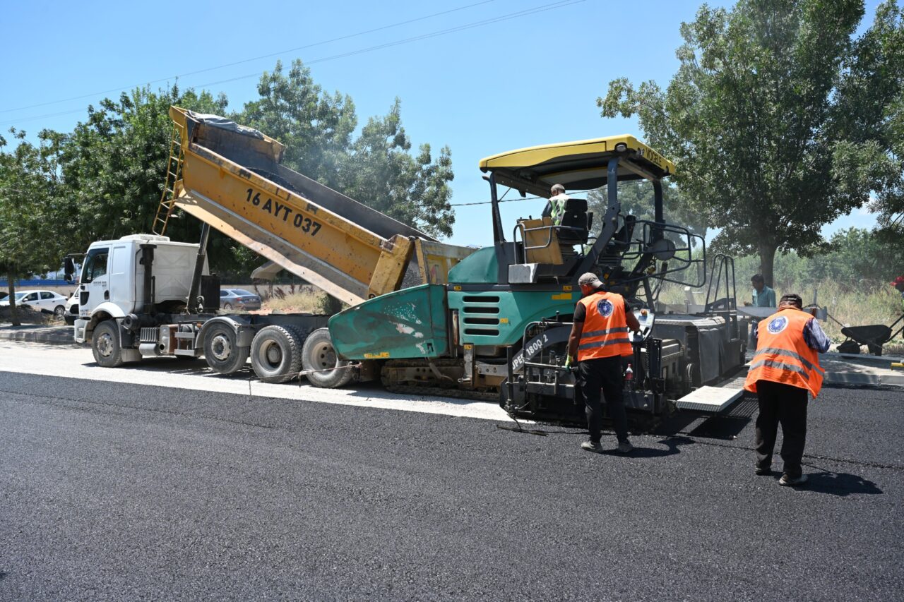 Bursa Büyükşehir Belediyesi, Gürsu’da Yeşil Çevre Caddesi’ni altyapı ve asfalt