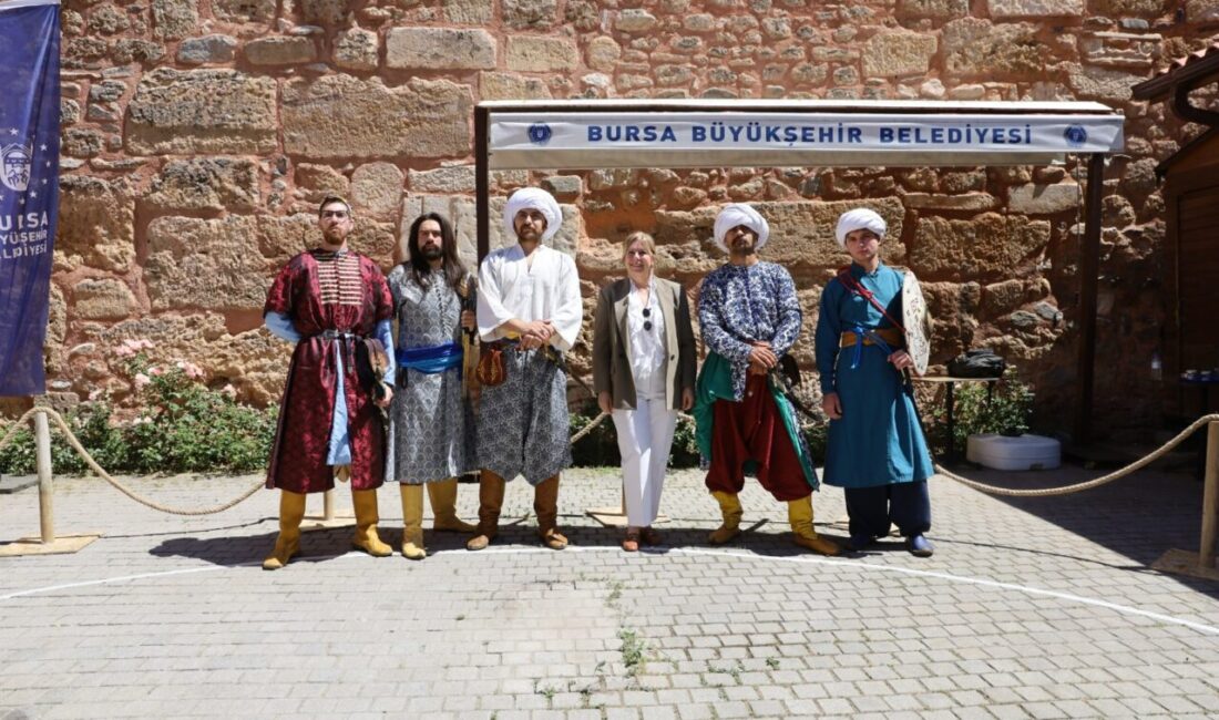 Tarihi turnuva Bursa’da ilk kez yapıldı Bursa'nın Fethi'nin 700. yılı etkinlikleri kapsamında Zindankapı'da düzenlenen Geleneksel Türk