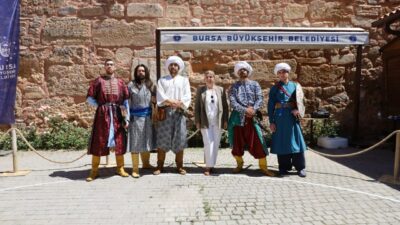 Bursa'nın Fethi'nin 700. yılı etkinlikleri kapsamında Zindankapı'da düzenlenen Geleneksel Türk
