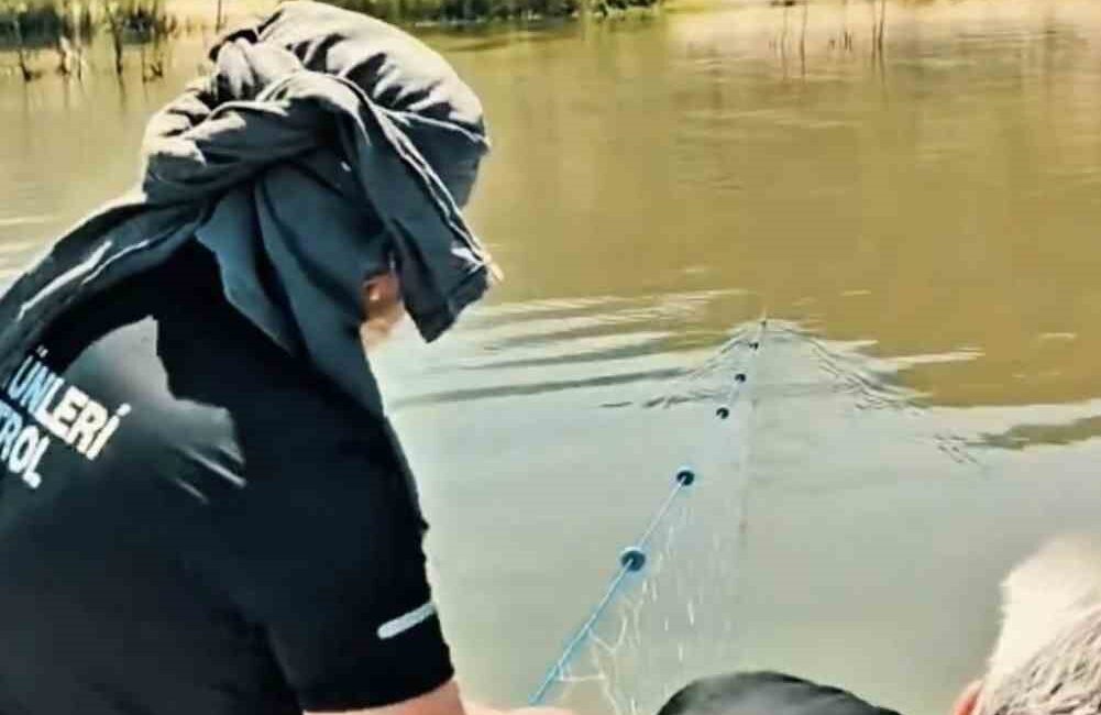 2,4 kilometrelik ölüm ağına geçit verilmedi Sakarya’nın Pamukova ilçesinde kaçak avcılıkta kullanılan toplam 2 bin 400
