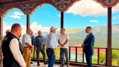 Gölpazarı Kaymakamı Onur Titiz, kurum amirleriyle birlikte Kasımlar Köyü’nde bulunan