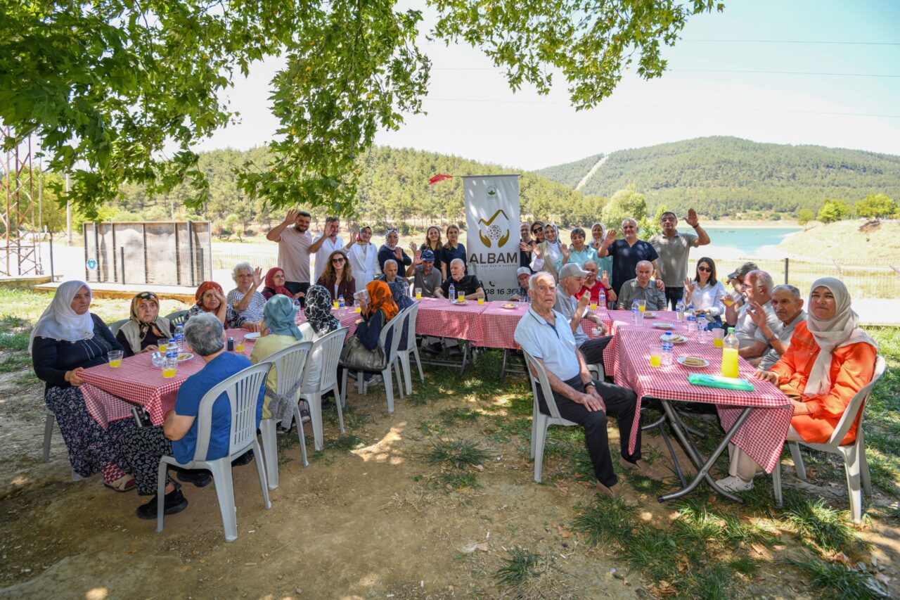 Osmangazi Belediyesi, Alzheimer Gündüz Bakım Evi (ALBAM) üyelerini Demirtaş Mesire