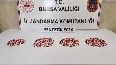 Bursa'da jandarma ekiplerinin düzenlediği operasyonda bin 98 adet sentetik ecza