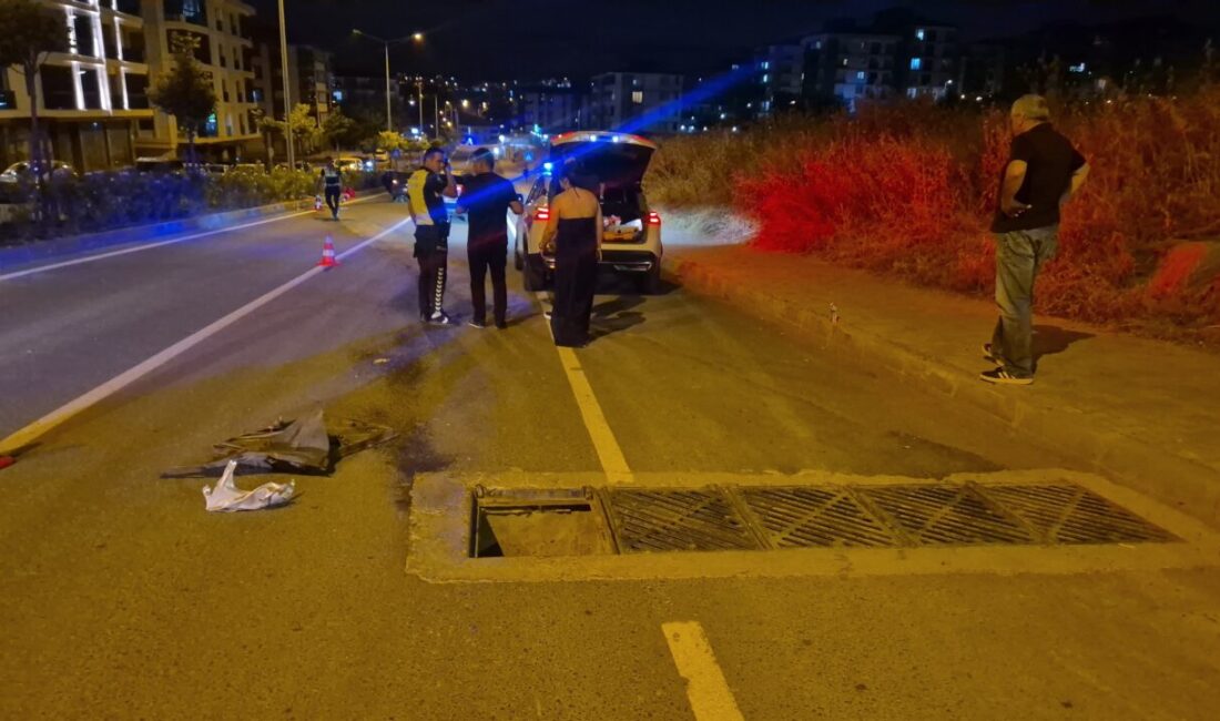 Açık rögar kapağı faciaya ramak bıraktı! Tekirdağ'ın Süleymanpaşa ilçesinde açık olduğu iddia edilen rögar kapağına çarpan