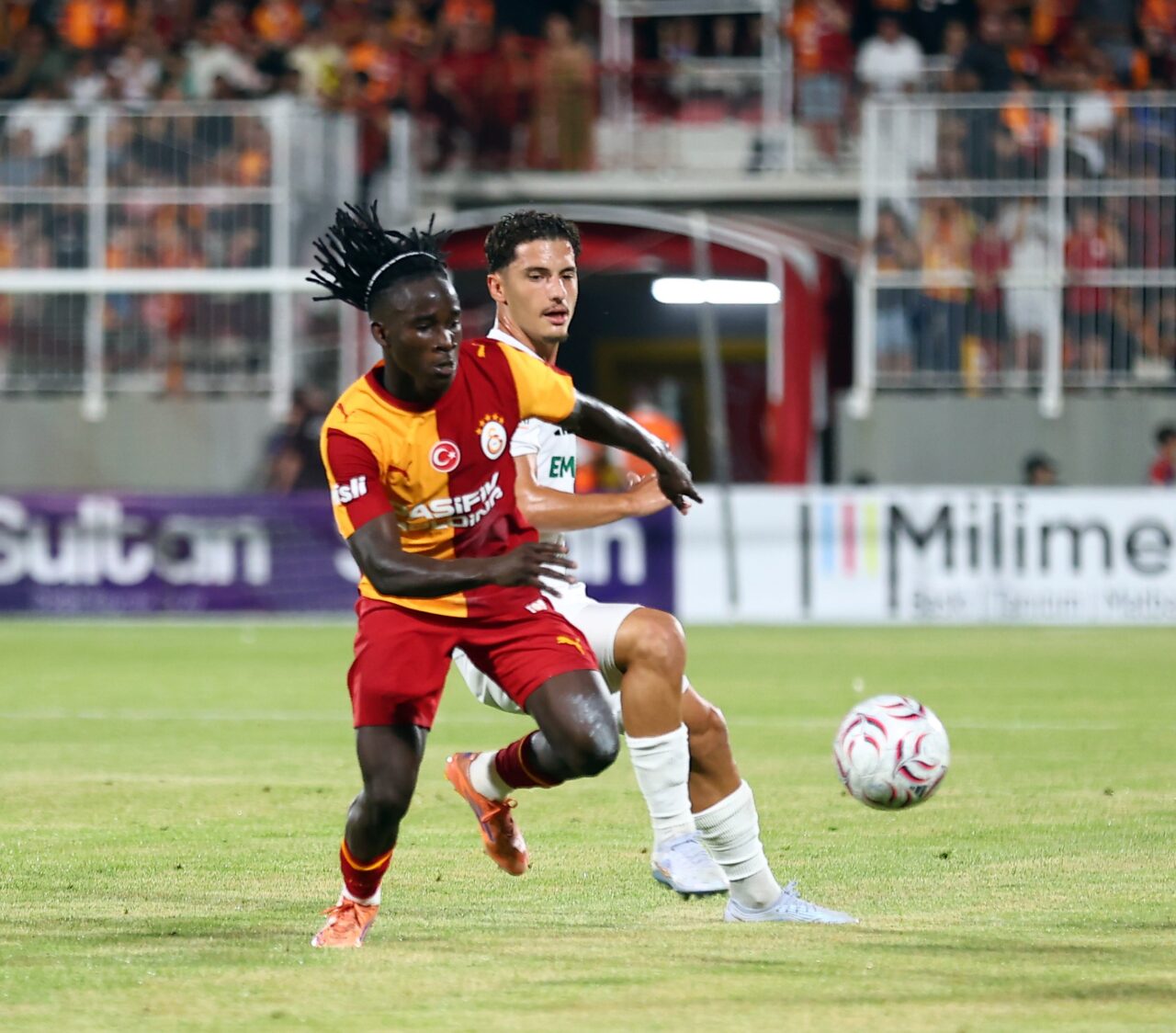 Galatasaray, yeni sezon öncesindeki ilk hazırlık maçında Ümraniyespor'u 5-1 mağlup