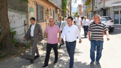 Osmangazi Belediye Başkanı Erkan Aydın, Başaran Mahallesi'nde vatandaşlarla bir araya