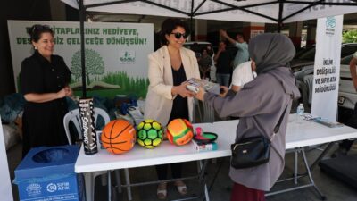 Nilüfer Belediyesi, eski kitap ve defterlerini geri dönüşüme getiren vatandaşlara