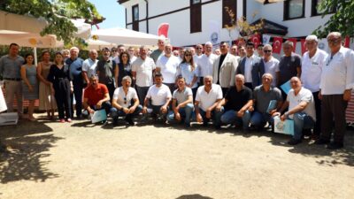Mudanya Belediye Başkanı Deniz Dalgıç, mahalle muhtarlarıyla bir araya gelerek