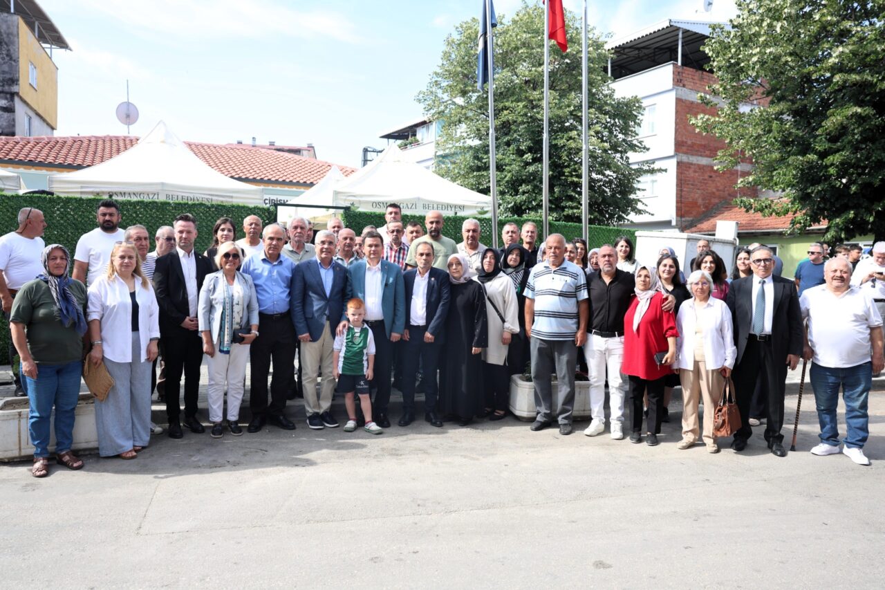 Osmangazi Belediye Başkanı Erkan Aydın, Çirişhane Mahallesi sakinleriyle buluştu. Başkan
