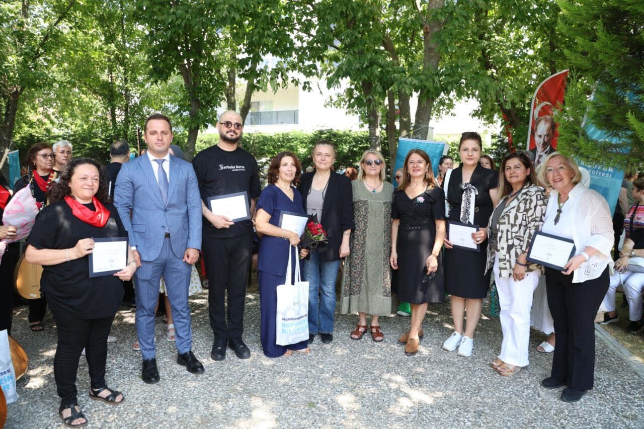 Nilüfer Belediyesi Olgun Gençlik Merkezi kursiyerlerinin yıl boyunca hazırladığı el