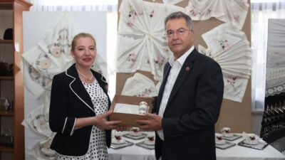 Osmangazi Belediyesi OSMEK kurslarında eğitim alan kadınların yıl boyunca hazırladığı