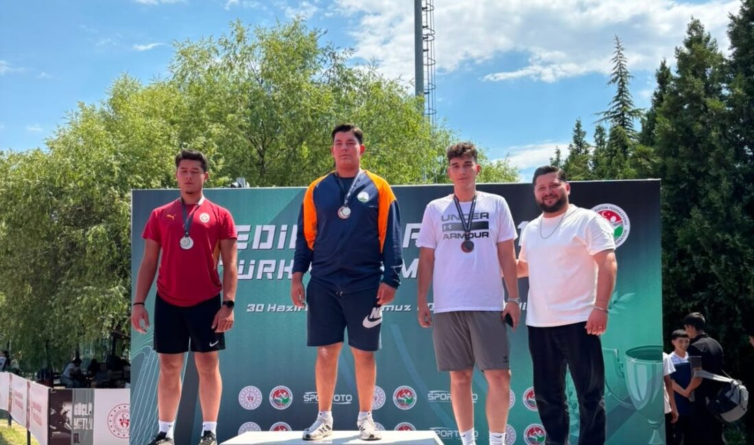 Osmangazi Belediyespor Atletizm Takımı, Eskişehir'de düzenlenen U16 Türkiye Atletizm Şampiyonası'nda