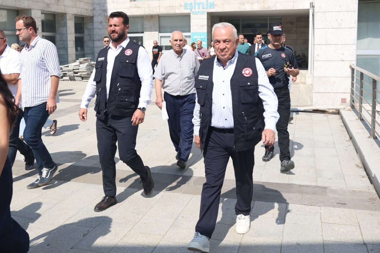 Nilüfer Belediyesi, AKUT ve NAKUT iş birliğiyle düzenlenen deprem ve
