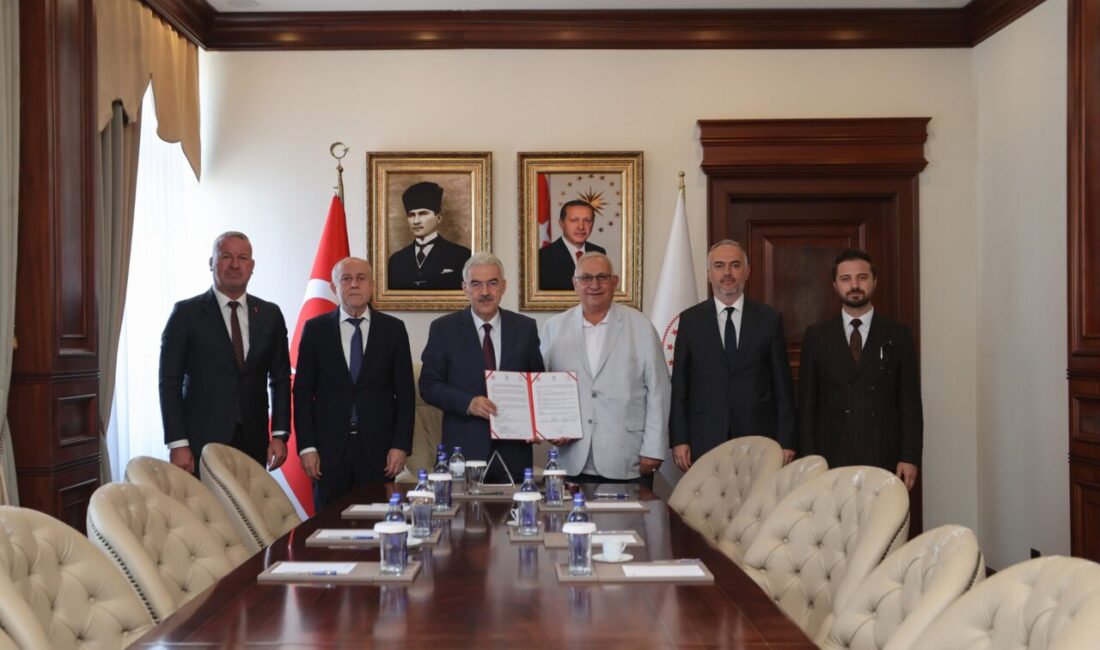 Karacabey’e yeni sağlık yatırımı Karacabey Emirsultan Mahallesi’nde hayırsever Osman Bektaş tarafından yaptırılacak 5 birimli