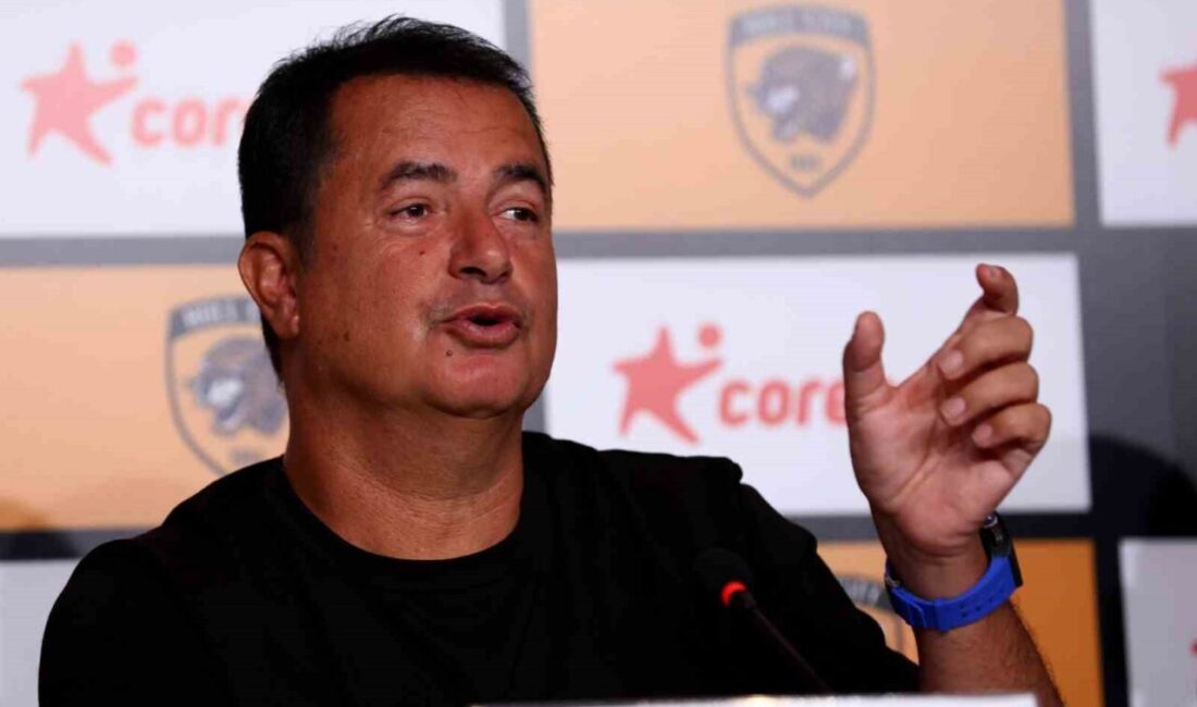 Acun Ilıcalı: “Türkiye, futbolcu transferi konusunda bizim için cazip değil” Hull City Başkanı Acun Ilıcalı, Süper Lig’deki yüksek maaş politikalarının