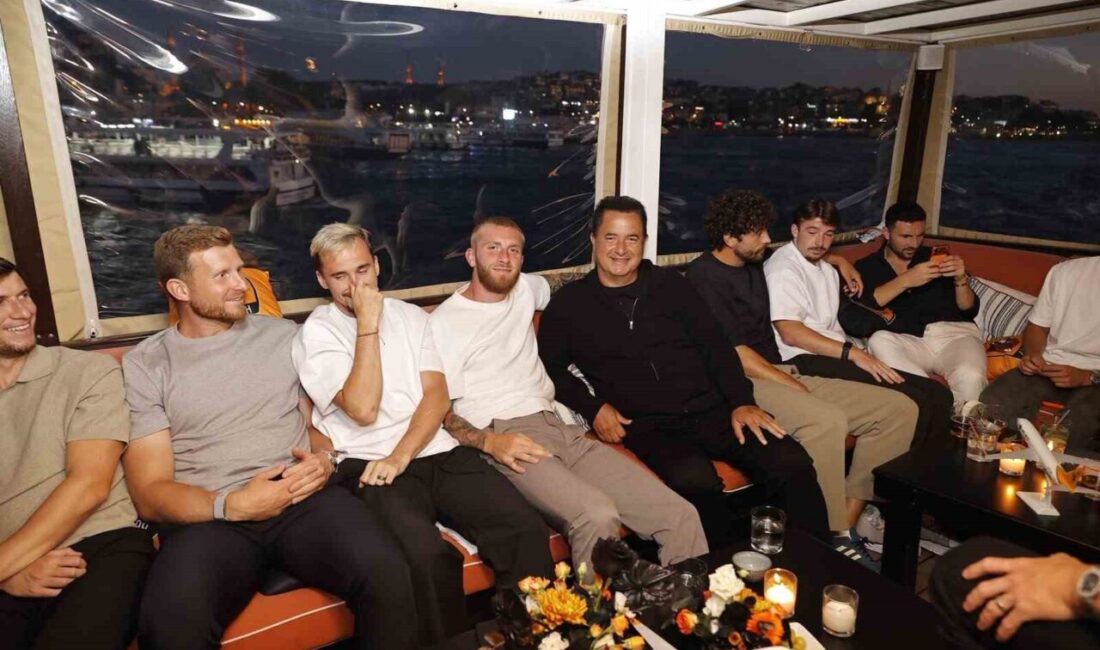 Acun Ilıcalı’dan Hull City’e İstanbul’da boğaz turu İngiltere Premier Lig’e yükselen Hull City’nin futbolcuları ve teknik ekibi,