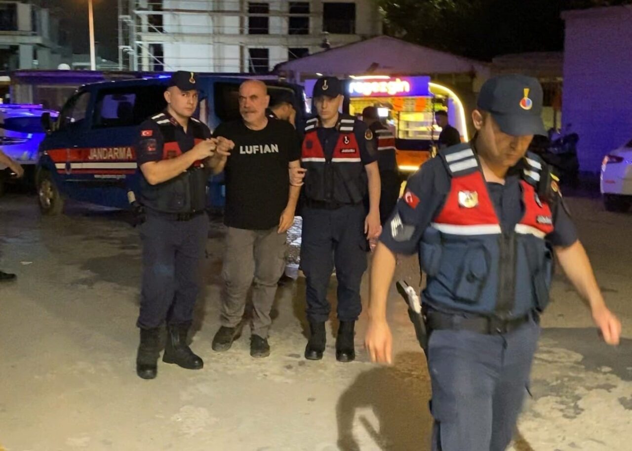 Bursa’nın İnegöl ilçesinde evine düzenlenen uyuşturucu operasyonunda yakalanarak, çıkarıldığı mahkemece