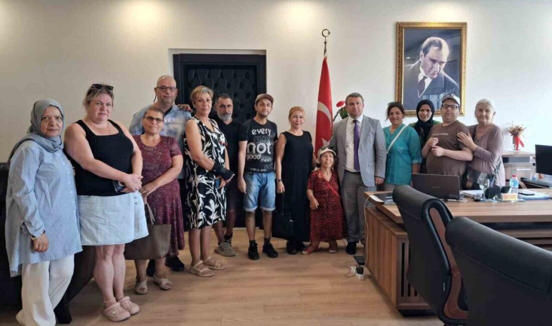 Ayvalık Birlik Ortopedik Engelliler Derneği’nden Kaymakam Cimşit’e hayırlı olsun ziyareti Ayvalık Birlik Ortopedik Engelliler Derneği (BOED) Genel Merkezi, Genel Başkan