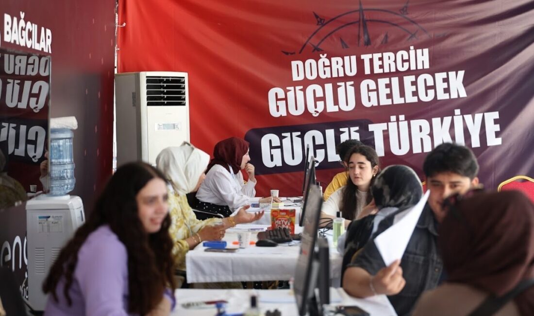 Bağcılar Belediyesince 15 Temmuz Demokrasi ve Milli İrade Meydanı’na kurulan
