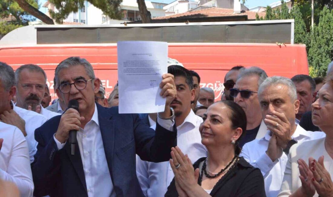 CHP Balıkesir İl Başkanı Erden Köybaşı ile birlikte 20 ilçe