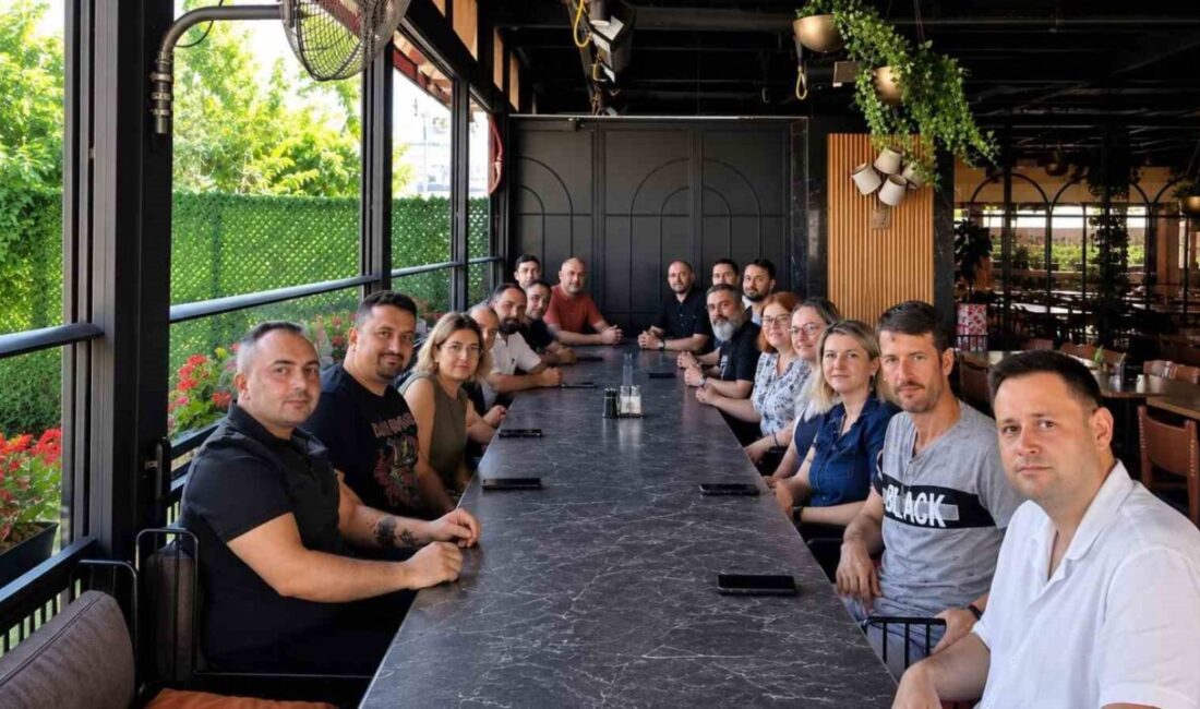 Bandırma’da klinisyen veteriner hekimler mesleki istişare toplantısında buluştu Balıkesir Veteriner Hekimler Odası tarafından Bandırma’da düzenlenen mesleki istişare toplantısında,