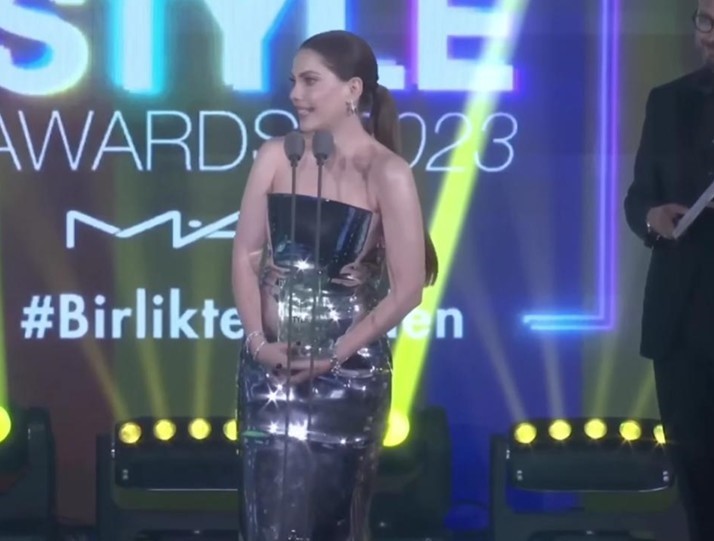 Berna Laçin: “Takılma Haluk Levent, yazanlara uğraşanlara kıymetli vaktini harcama, icraata devam” “Ahbaplar Suç Örgütü” soruşturması kapsamında ifadeye çağırılan Eda Ece, İrem