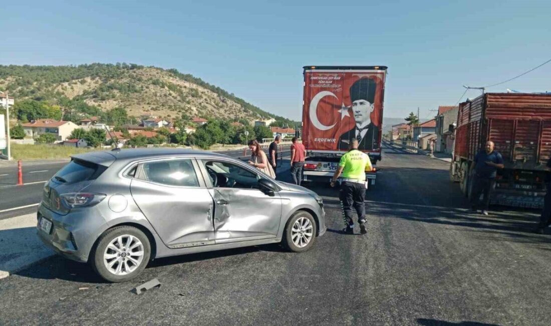 Bilecik’te kamyonet ile otomobil çarpıştı: 1 yaralı Bilecik’in Bozüyük ilçesinde otomobil ile kamyonetin çarpışması sonucu meydana gelen