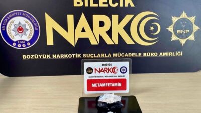 Bilecik’in Bozüyük ilçesinde gerçekleştirilen uyuşturucu operasyonunda 1 şüpheli gözaltına alındı.
