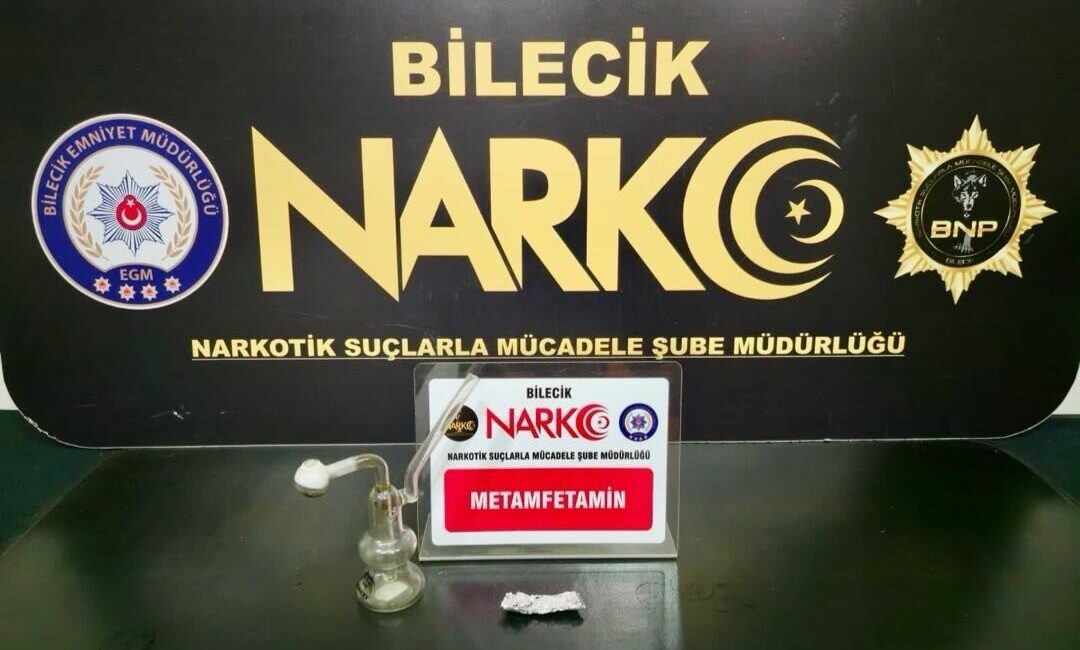 Bilecik’te uyuşturucu operasyonu: 2 kişi yakalandı Bilecik’te gerçekleştirilen uyuşturucu operasyonunda 2 kişi yakalandı. Edinilen bilgilere göre,