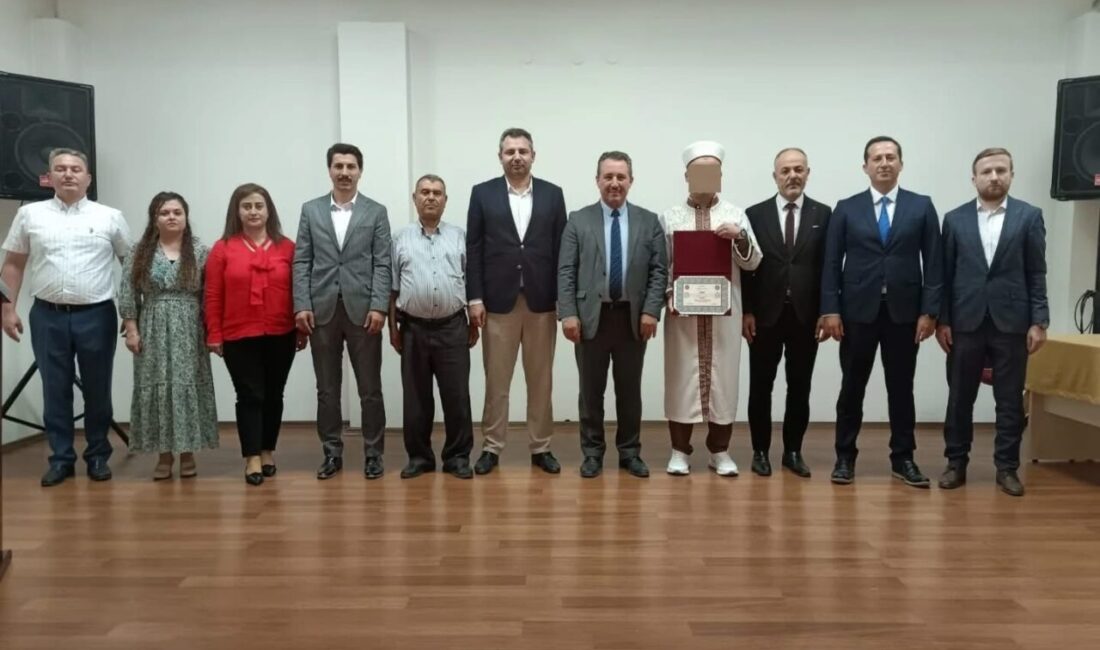 Bozüyük Açık Ceza İnfaz Kurumu’nda, hafızlık belgesi takdim programı Bilecik’in Bozüyük ilçesinde Açık Ceza İnfaz Kurumu’nda, hafızlığını tamamlayan bir
