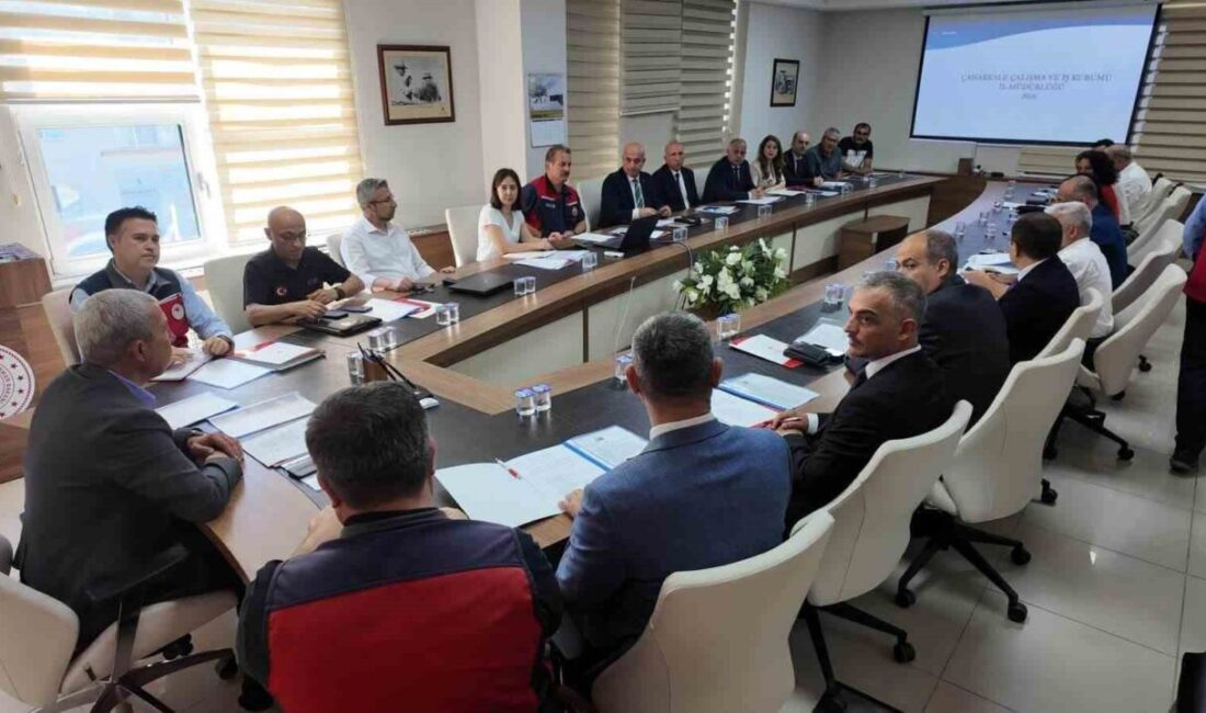 Çanakkale’de mevsimlik işçilerin hayat şartlarının iyileştirilmesi için toplantı yapıldı. Vali