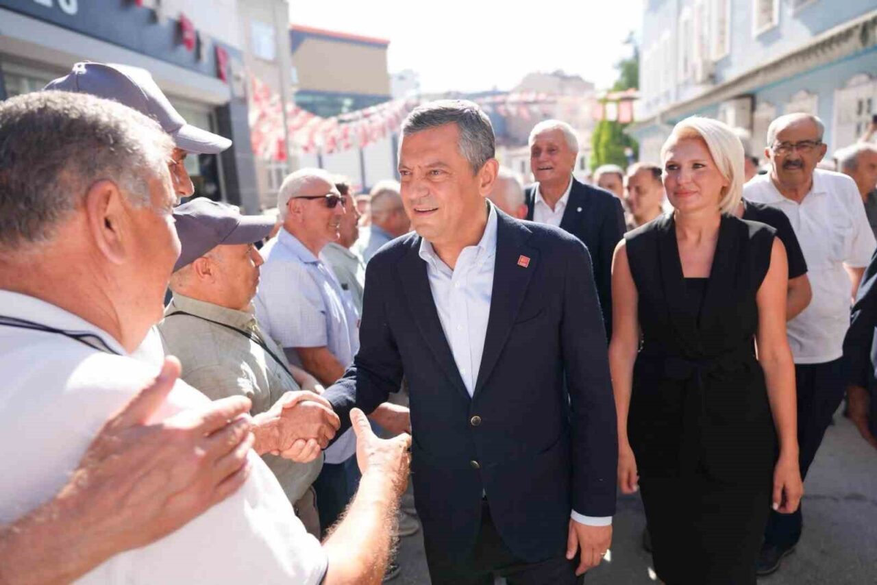 CHP Grup Başkanı Özgür Özel’in Bilecik ziyaretinde CHP’li belediye başkanları